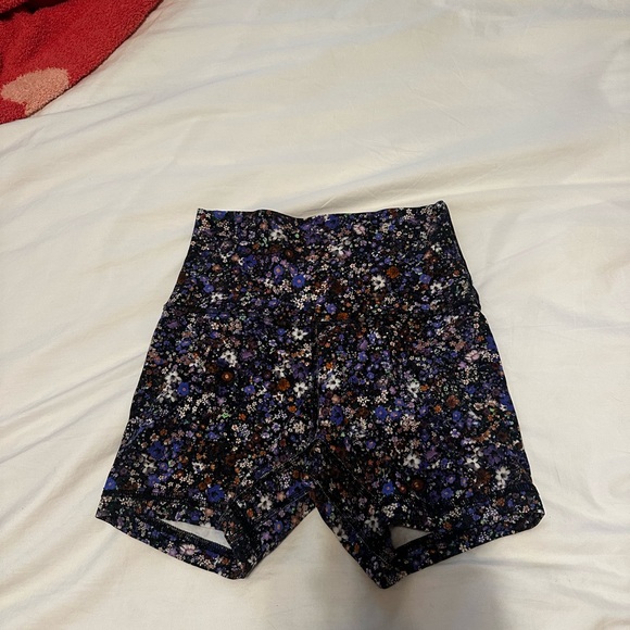 lululemon athletica Floral Bike Shorts - Black and Blue - Picture 1 of 1
